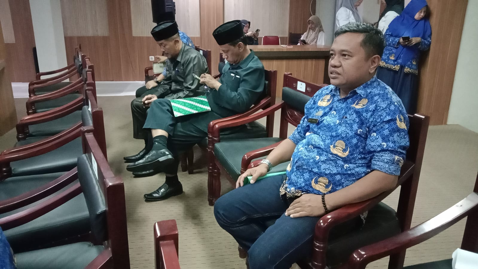 Mengikuti Rapat Paripurna Penyerahan Rancangan KUA Dan Rancangan PPAS ...